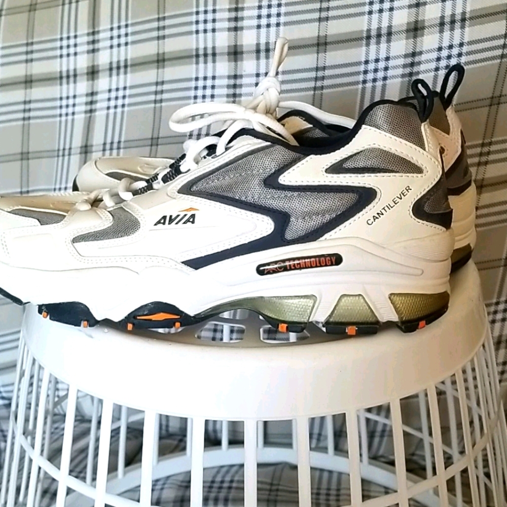 Avia new sneakers size 7.5